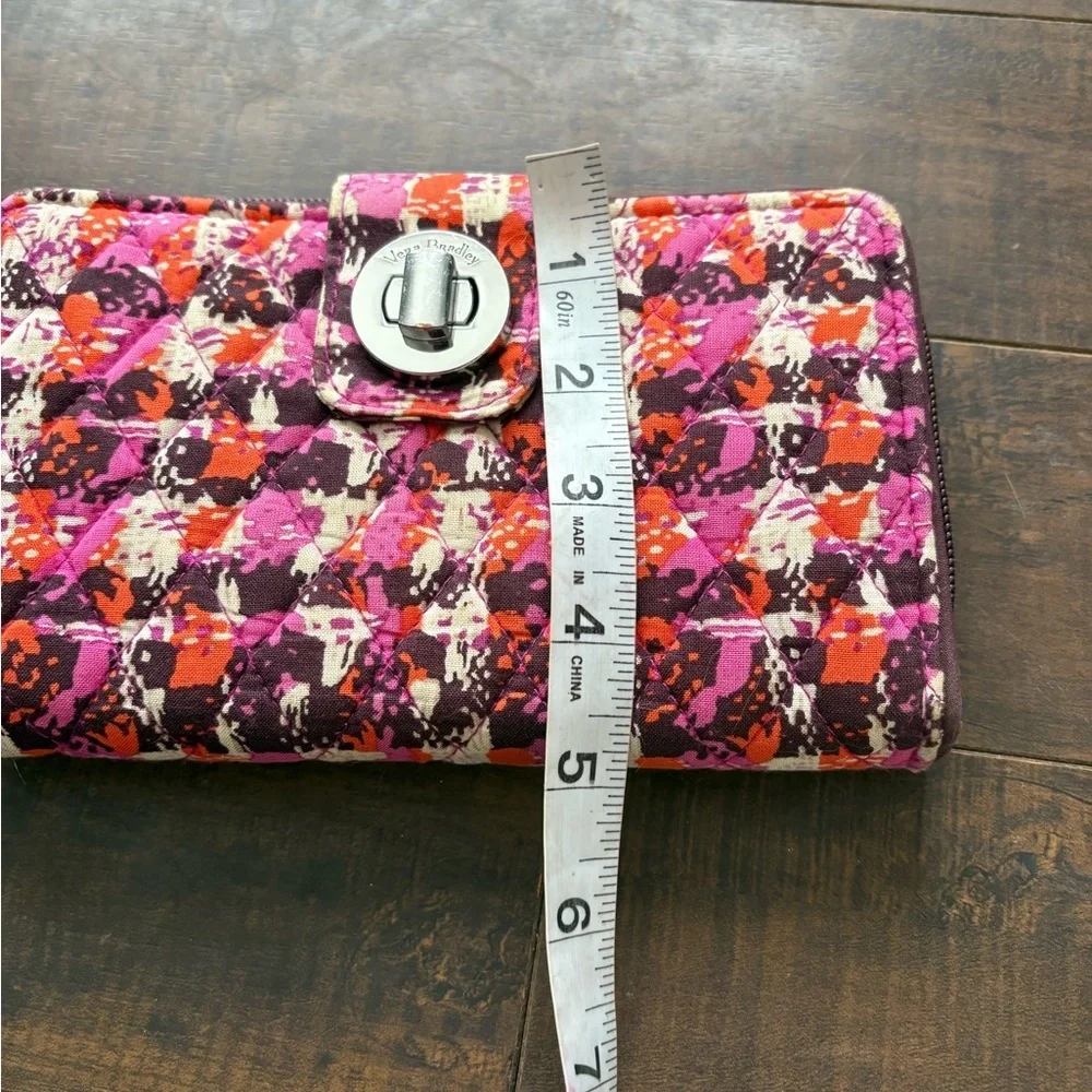 Vera Bradley RFID Turnlock wallet in Houndstooth Tweed pattern - Picture 9 of 11